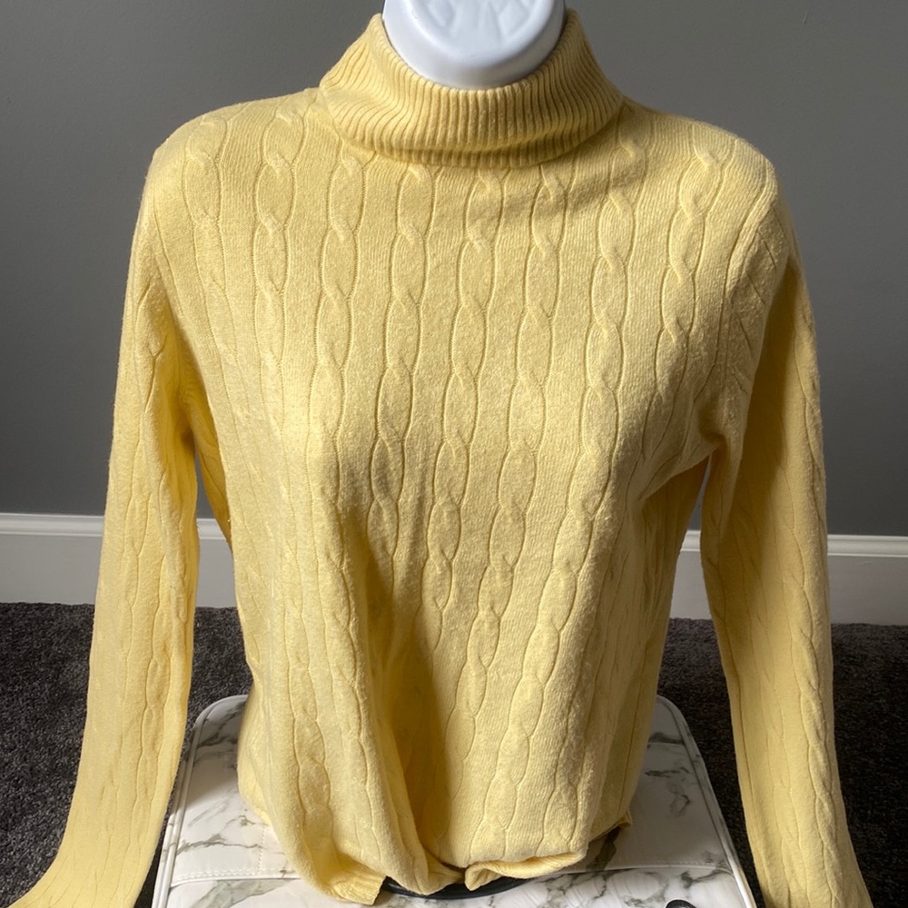 S Small Light Yellow Turtleneck Sweater Crystal-Kobe